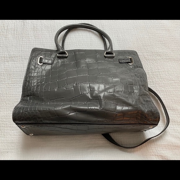 Michael Kors East West Hamilton Crocodile Leather Tote with strap - Picture 6 of 11